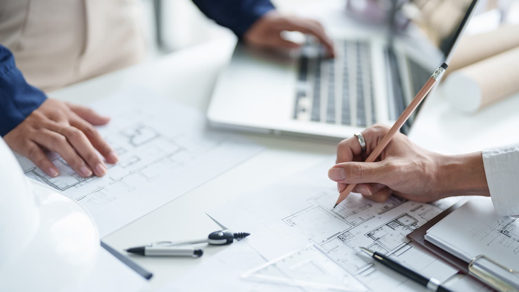 Evaluación y contratación